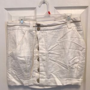 💛3 for $10💛 BCBG white skirt